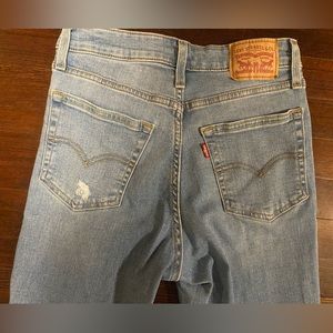 High wasted Levi Jeans